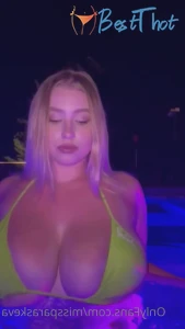 missparaskeva #9763998