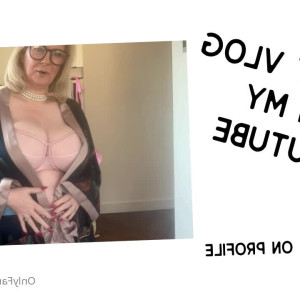 Video by courtesananna published on August 12,2023 00:58:00 - BestThots