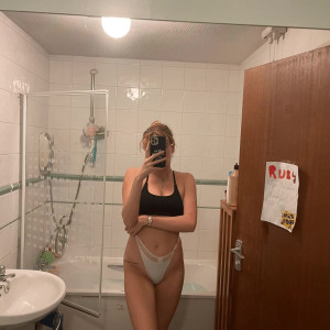 annieecharlotte #4418354