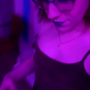 Video by nightsisterlil1 published on April 7,2023 14:08:00 - BestThots