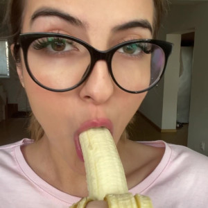 Video by secret.desire published on April 18,2023 04:27:00 - BestThots