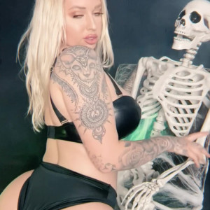 Video by vickyaisha published on March 20,2023 17:43:00 - BestThots