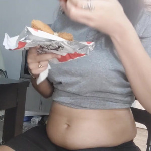Video by ellaeating published on March 14,2023 09:39:00 - BestThots