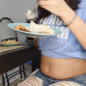Video by ellaeating published on March 30,2023 00:14:00 - BestThots