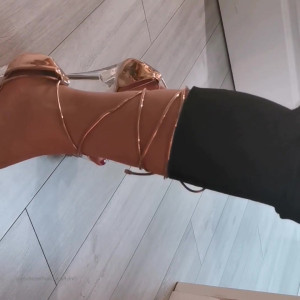 Video by bunnythefootmodel published on March 5,2023 09:07:00 - BestThots