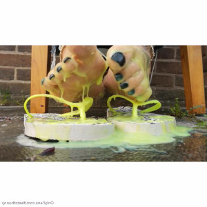 Video by bunnythefootmodel published on April 21,2023 07:28:00 - BestThots