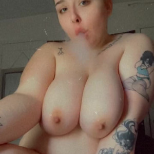Video by tattedchubbygf published on May 18,2023 14:06:00 - BestThots