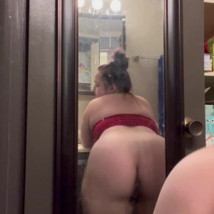 Video by tattedchubbygf published on March 9,2023 15:11:00 - BestThots