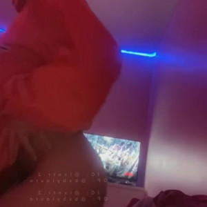 Video by bxbylaura published on May 6,2023 21:03:00 - BestThots