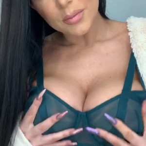 Video by romi_rain published on March 15,2023 03:10:00 - BestThots