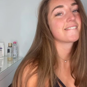 Video by cutepowerlegs published on May 13,2023 10:45:00 - BestThots