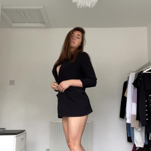 Video by cutepowerlegs published on July 19,2023 04:53:00 - BestThots