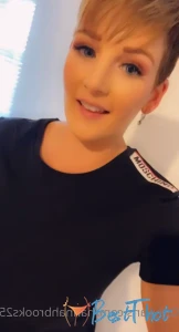 Video by hannahbrooks25 published on January 22,2025 05:00:40 - BestThots
