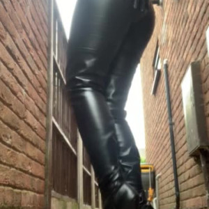 mistressleiaa #3933029