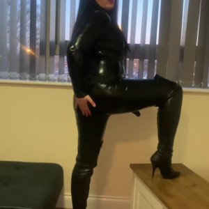 Video by mistressleiaa published on April 23,2023 01:42:00 - BestThots