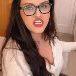Video by mistressleiaa published on April 22,2023 16:43:00 - BestThots