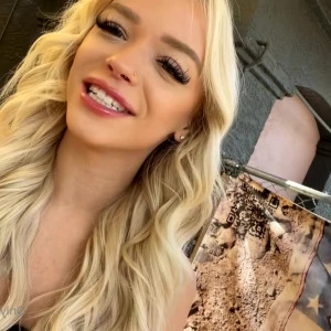 Video by badlittlebarbie18 published on April 24,2023 00:31:00 - BestThots