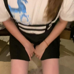 Video by girl_gaymer888 published on April 4,2023 02:12:00 - BestThots