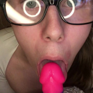 Video by girl_gaymer888 published on April 21,2023 12:23:00 - BestThots