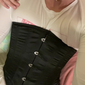 Video by girl_gaymer888 published on April 25,2023 01:11:00 - BestThots