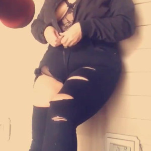 Video by hornythickitten published on March 21,2023 01:57:00 - BestThots