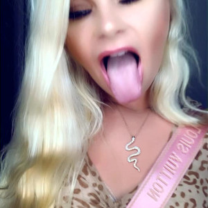 Video by brookeshowsxx published on January 3,2024 20:44:25 - BestThots