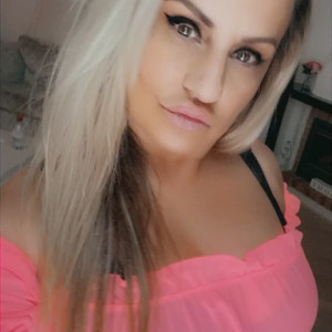 Video by baddiemi published on August 17,2023 16:51:46 - BestThots