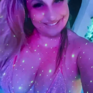 Video by baddiemi published on August 17,2023 16:37:39 - BestThots