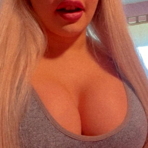 Video by barbiedollchloe published on March 19,2023 09:53:00 - BestThots