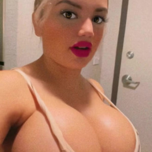Video by barbiedollchloe published on March 4,2023 09:03:00 - BestThots