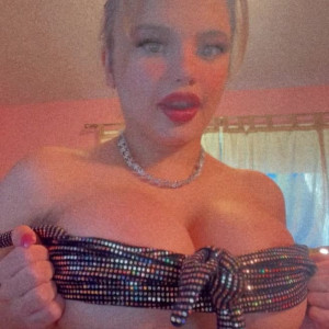 Video by barbiedollchloe published on April 10,2023 11:15:00 - BestThots