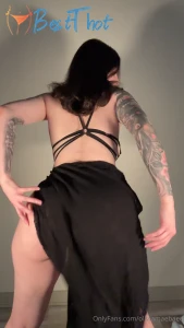 oliviamaebaee #9781438