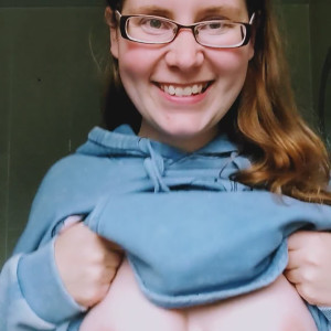 Video by hollyrose2021 published on April 17,2023 21:56:00 - BestThots