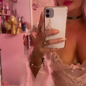 Video by jamieleepinkymummy published on May 21,2023 23:07:00 - BestThots