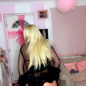 Video by jamieleepinkymummy published on April 7,2023 06:21:00 - BestThots