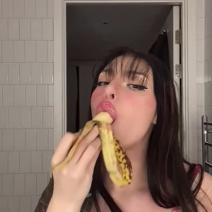 Video by valeriaaa_belen published on August 4,2023 09:18:00 - BestThots