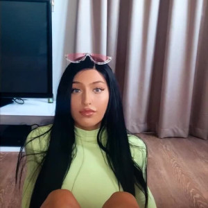 Video by valeriaaa_belen published on April 7,2023 21:13:00 - BestThots