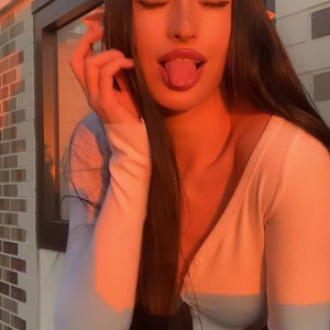 Video by valeriaaa_belen published on April 7,2023 19:40:00 - BestThots