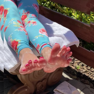 Video by beautyandherfeetz published on May 9,2023 06:52:00 - BestThots