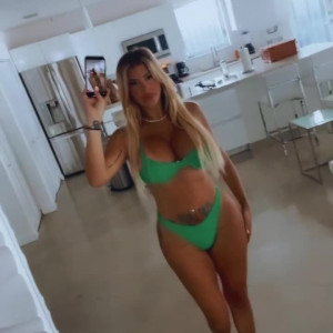 neyleenashley #3334884