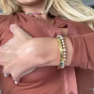 neyleenashley #3334953