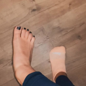 Video by onlyfeetofandi published on March 29,2023 20:23:00 - BestThots