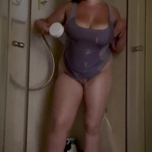 Video by chloelouisenaked published on May 19,2023 21:08:00 - BestThots
