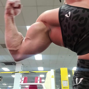 Video by musclegeisha published on April 9,2023 06:02:00 - BestThots