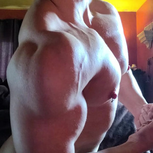 Video by musclegeisha published on April 4,2023 12:58:00 - BestThots
