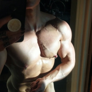 Video by musclegeisha published on June 24,2023 16:05:00 - BestThots