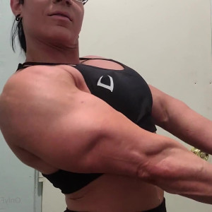 Video by musclegeisha published on April 26,2023 02:13:00 - BestThots