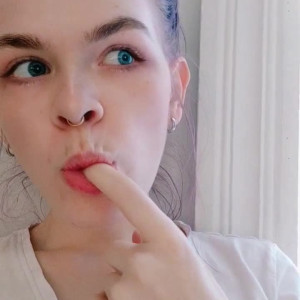 olivia-clarke #4339437