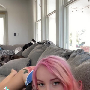 Video by aubreypenthouse published on April 4,2023 01:55:00 - BestThots
