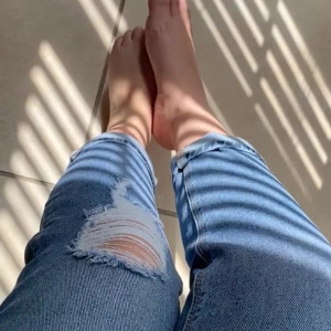 Video by kamixfeet published on March 19,2023 18:22:00 - BestThots